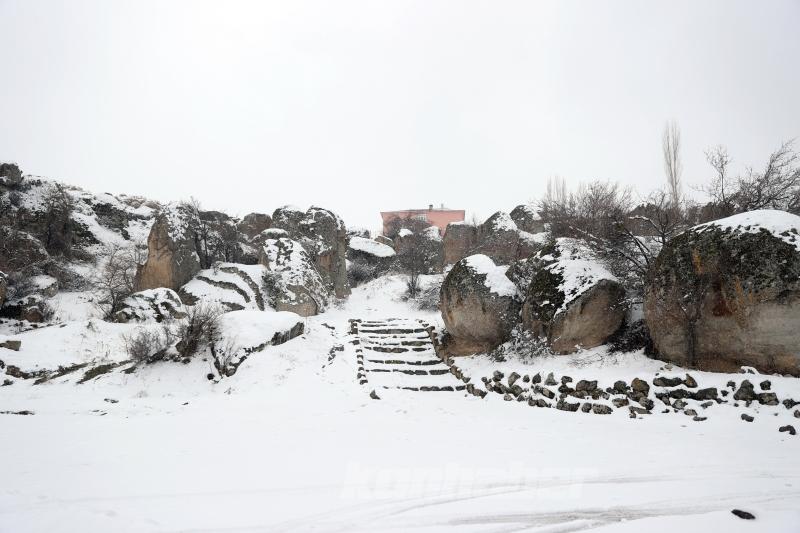 Kilistra Antik Kenti beyaz örtüyle kaplandı