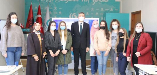 Bakan Selçuk Arnavutluk’ta Türkçe eğitim gören öğrencilerle buluştu
