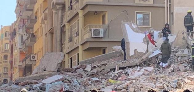 Mısır’da 10 katlı bina çöktü: 8 ölü