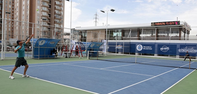 Senyör Tenis Turnuvası’nda ödüller sahiplerini buldu