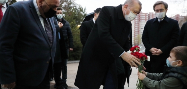 Cumhurbaşkanı Erdoğan’dan, Alparslan Türkeş’in kabrine ziyaret