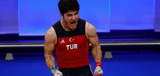 ​Milli halterci Muhammed Furkan Özbek Avrupa şampiyonu oldu