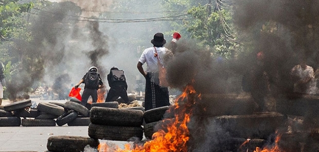  Myanmar ordusu Bago'da protestoculara ateş açtı: 80 ölü