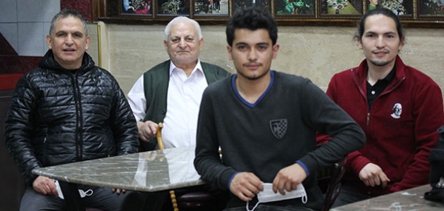 Dededen toruna 3 kuşaktır damaklara hitap ediyorlar