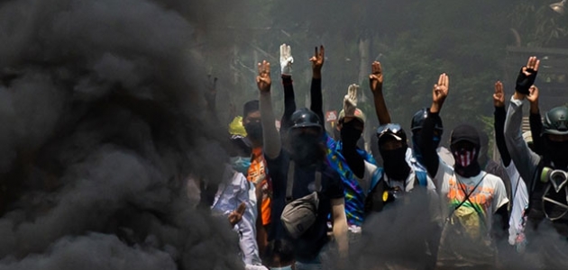 Myanmar'da güvenlik güçlerinin silahlı müdahalesi sonucu ölen sivillerin sayısı 701'e çıktı