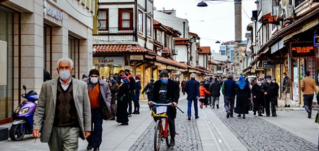 Konya’da çarşı pazarda ramazan hareketliliği yaşanıyor