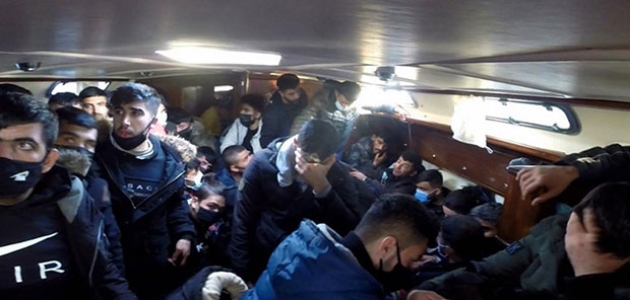 İzmir’de Türk kara sularına itilen 117 sığınmacı kurtarıldı