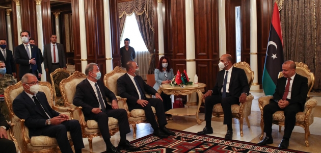  Libya Başkanlık Konseyi Başkanı el-Menfi, Çavuşoğlu ve Akar'ı kabul etti