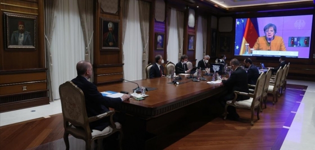 Erdoğan Merkel'le görüştü