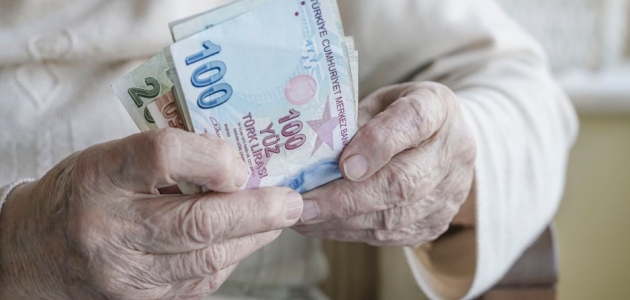 Emeklilerin bayram ikramiyeleri ödeniyor 