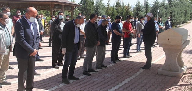 Koronavirüse yenik düşen Karakaya son yolculuğuna uğurlandı