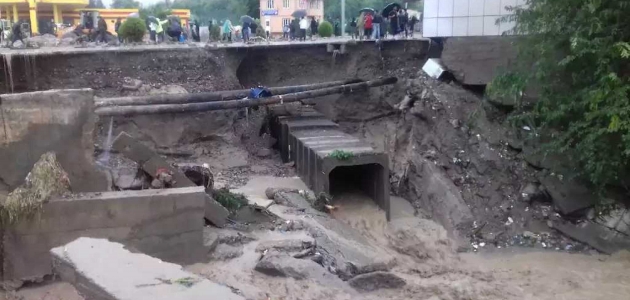Tacikistan'da sel felaketi 7 can aldı 
