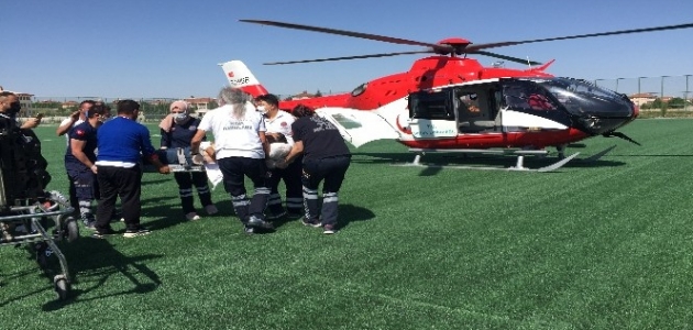 Kalp krizi geçiren kişiye hava ambulansı  