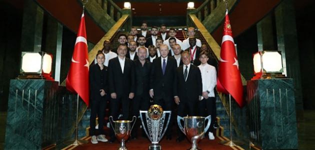 Cumhurbaşkanı Erdoğan, Beşiktaş heyetini kabul etti