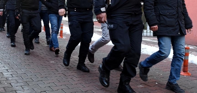 Konya merkezli 7 ilde FETÖ’ye yönelik “ankesör“ operasyonunda yakalanan 17 zanlıdan 7’si tutuklandı