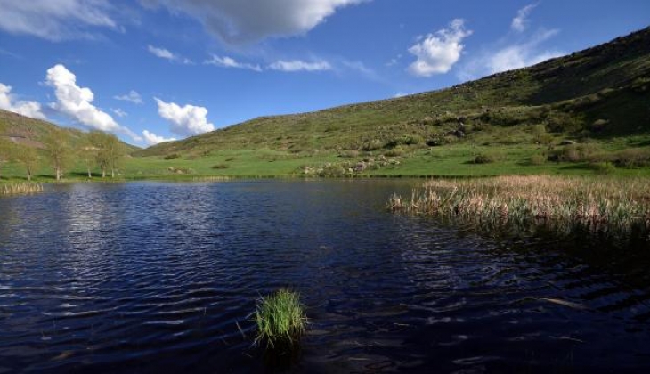 Kuraklık tehlikesiyle karşı karşıya kalan Küçük Karagöl’de su seviyesi yükselmeye başladı