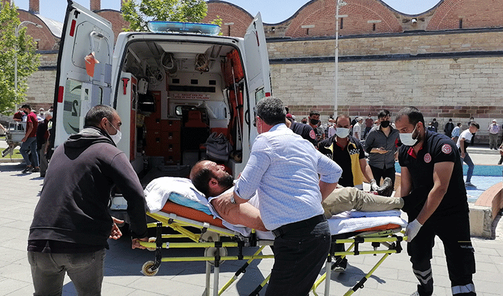 Konya’da bıçaklı kavgada 2 kişi yaralandı