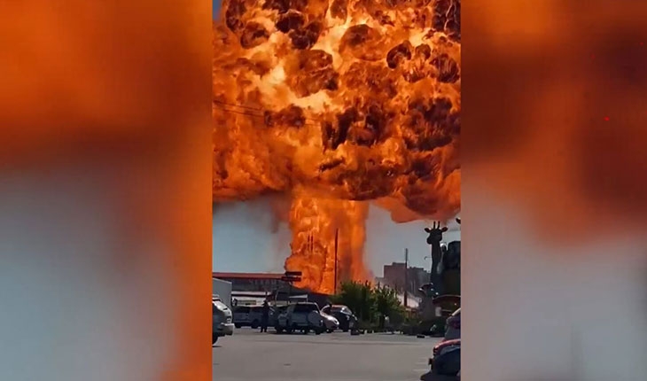 Rusya'da akaryakıt istasyonundaki patlama anı kamerada