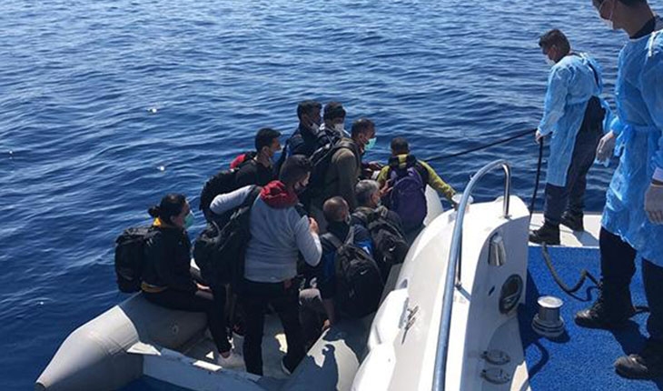 Yunanistan’ın ölüme terk ettiği 55 düzensiz göçmen kurtarıldı