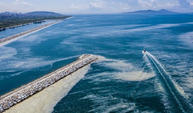 Marmara temizleniyor: 3 bin 539 metreküp müsilaj toplandı