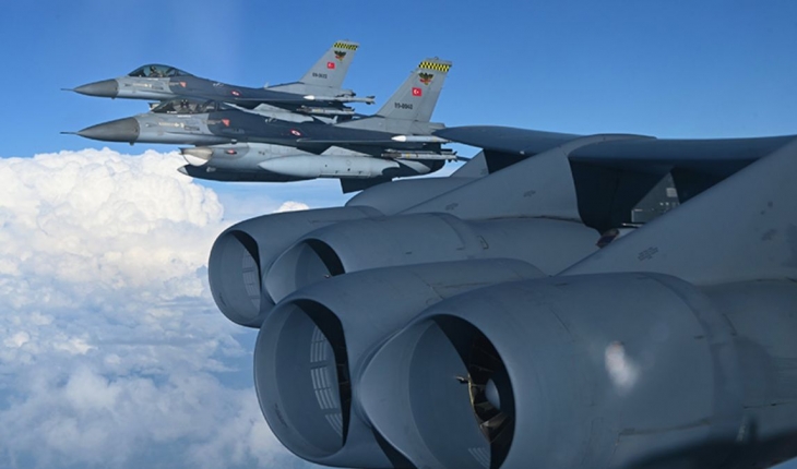 Türk F-16'ları ABD'nin B-52 uçaklarına refakat etti