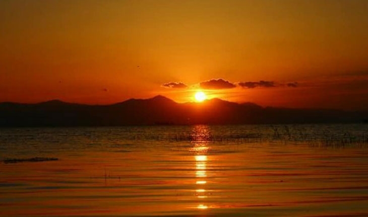 Beyşehir Gölü’nde muhteşem gün batımı görüntüleri