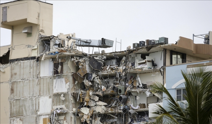 Miami'de çöken 13 katlı binada ölenlerin sayısı 10'a yükseldi