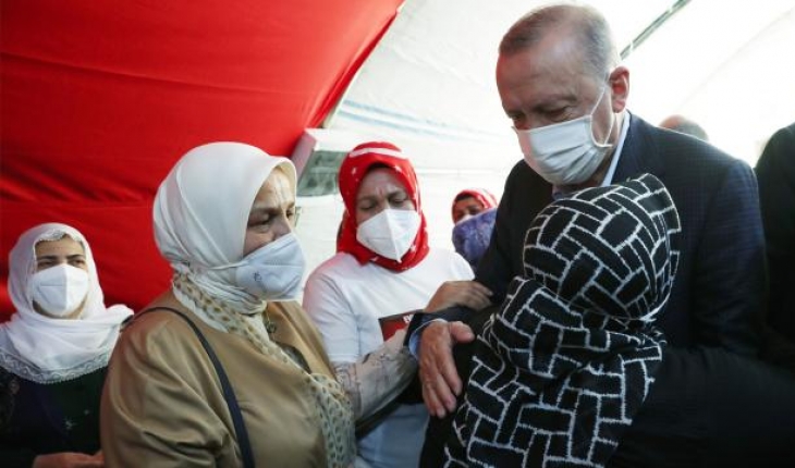 Cumhurbaşkanı Erdoğan Diyarbakır annelerini ziyaret etti