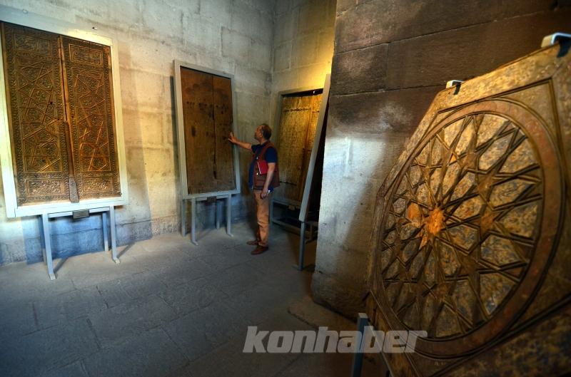 Selçuklu mimarisinin kalbi Konya, kültür varlıklarıyla turistlerin ilgisini çekiyor