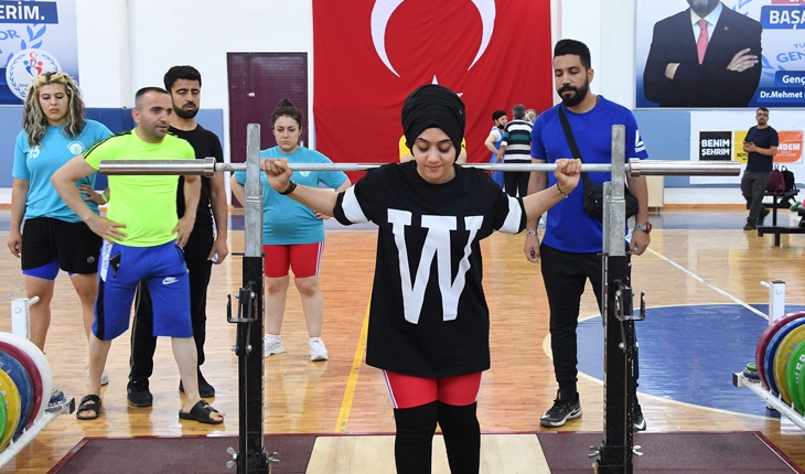 Konya’da Türkiye Görme Engelliler Halter Şampiyonası başladı