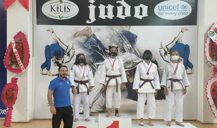 Büyükşehir Belediyesporlu judocular göz doldurdu