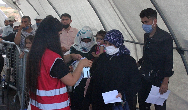 Binlerce Suriyeli bayram için ülkesine döndü