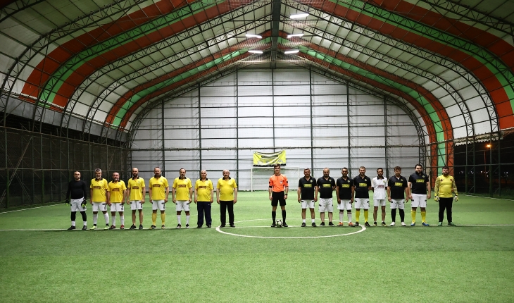 tbmm baskani sentop gazetecilerle hali saha maci yapti