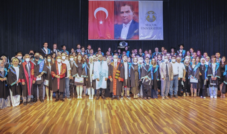 Uluslararası İlişkiler Bölümünden 286 öğrenci mezun oldu