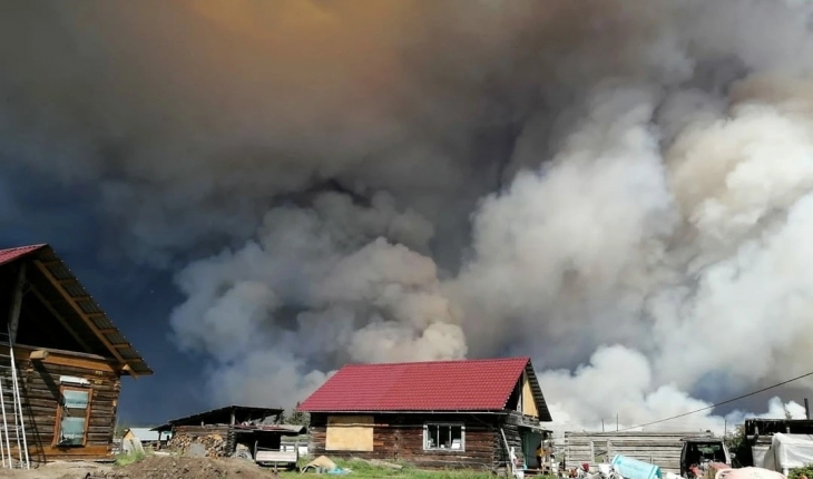 Sibirya’daki orman yangınları yerleşim alanlarına sıçradı