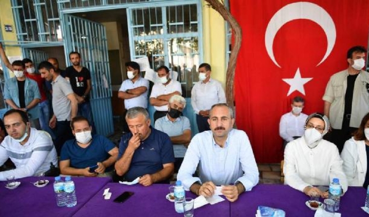 Bakan Gül: Yanan alanlara tek bir çivi çakılmasına izin vermeyeceğiz