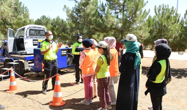 Genç KOMEK öğrencileri yaz kamplarında deneyim kazanıyor