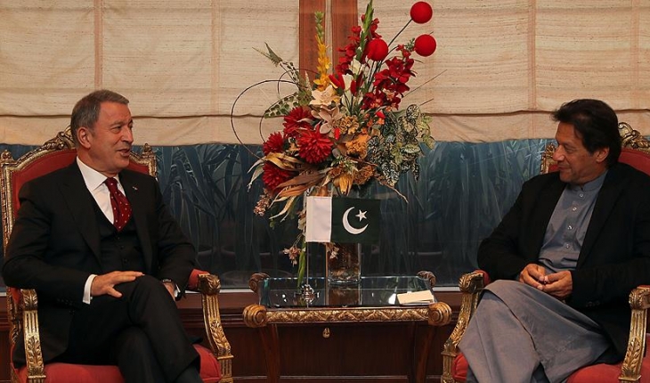 Milli Savunma Bakanı Akar, Pakistan Başbakanı Han tarafından kabul edildi