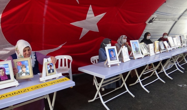 HDP önündeki ailelerin evlat nöbeti 712’nci gününde