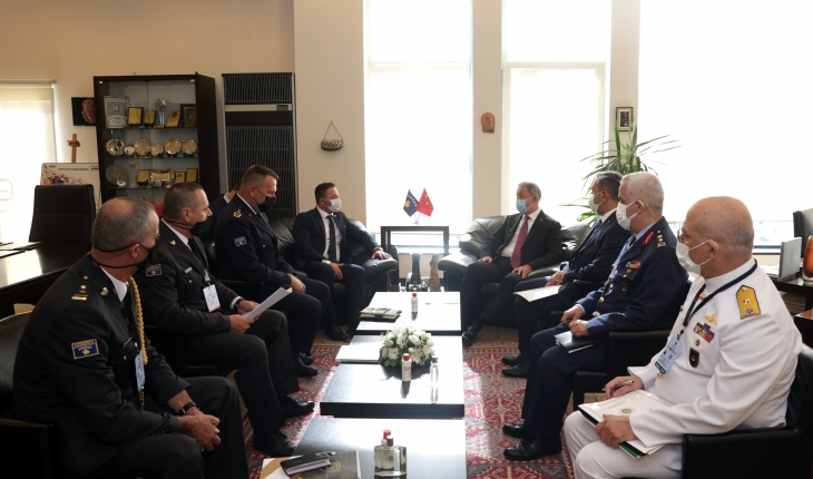 Bakan Akar, Kosova Savunma Bakanı  ile görüştü