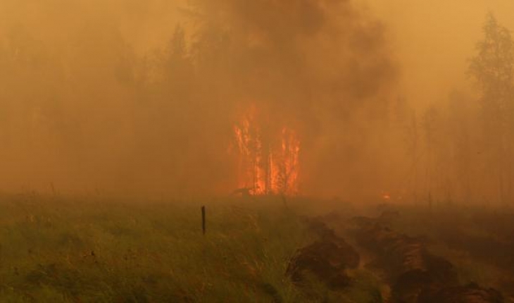 Rusya'daki yangınlar yerleşim yerlerini tehdit ediyor