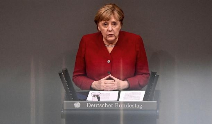 Merkel: Taliban ile diyalog devam etmeli
