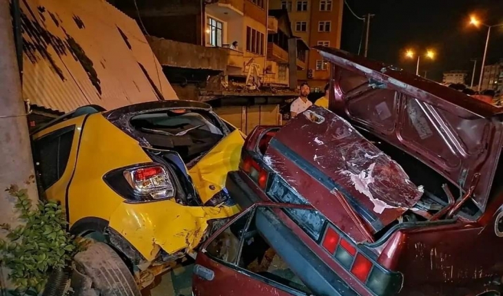 Hurdaya dönen araçtan yaralı kurtuldular