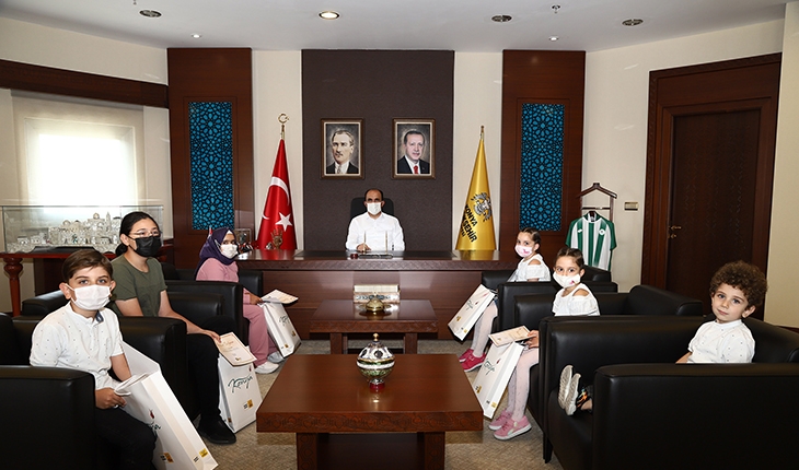 Genç KOMEK Yaz Okulu’ndan başarılı öğrencilere sürpriz hediye