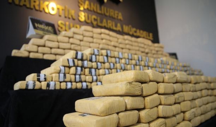 Şanlıurfa'da durdurulan tırdan 275 kilogram eroin çıktı