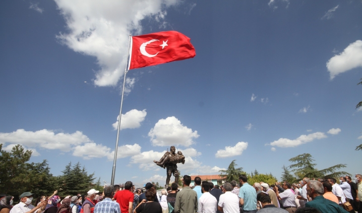 Beyşehir’de Şehitler ve Gaziler Parkı ile Şehit Baba ve Oğul Anıtı açıldı