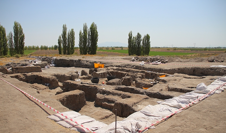 Çatalhöyük’te Neolitik evin hücre mekanlarında çoklu mezarlar bulundu