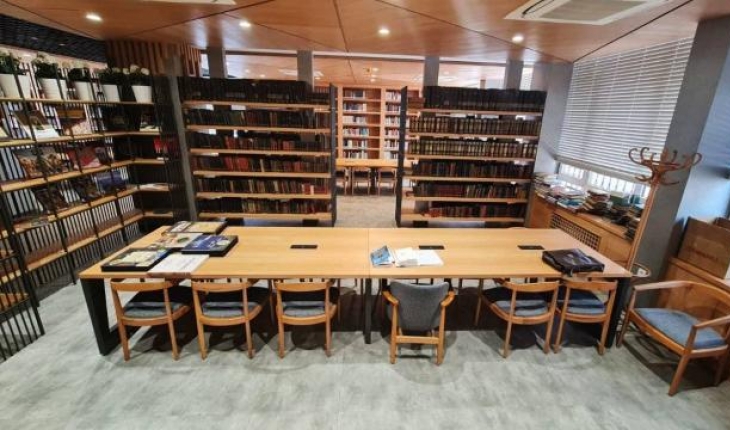 İçişleri Bakanlığının yüz yıllık kitap arşivi bu kütüphanede