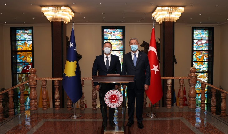 Milli Savunma Bakanı Akar, Kosova Savunma Bakanı ile görüştü