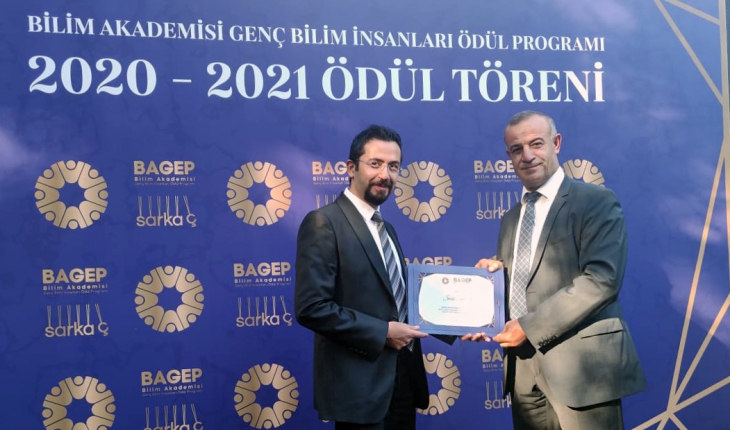 Doç. Dr. Serdar Akbayrak, BAGEP ödülünü aldı